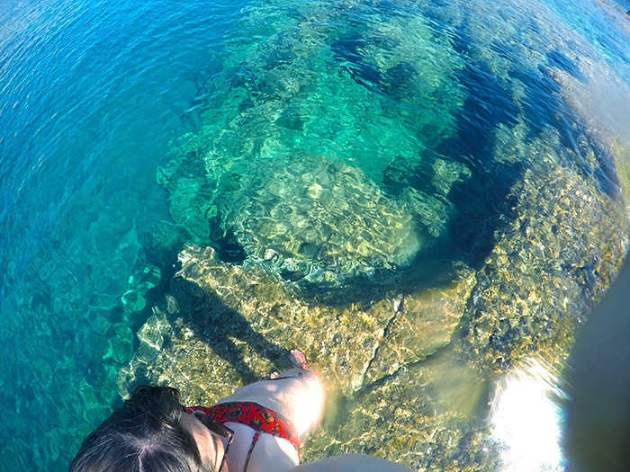 The clearest water in Greece // Nattie on the Road