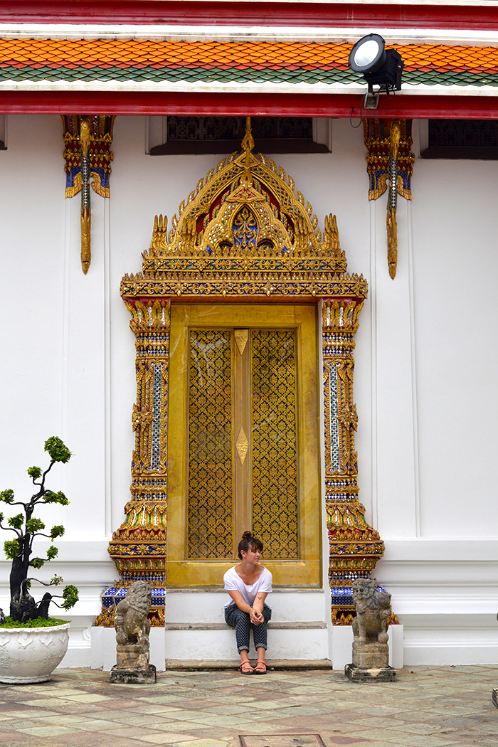 Visit Wat Pho to see the Reclining Buddha // Nattie on the Road