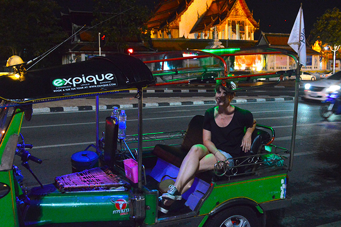 seeing Bangkok by tuk tuk // Nattie on the Road