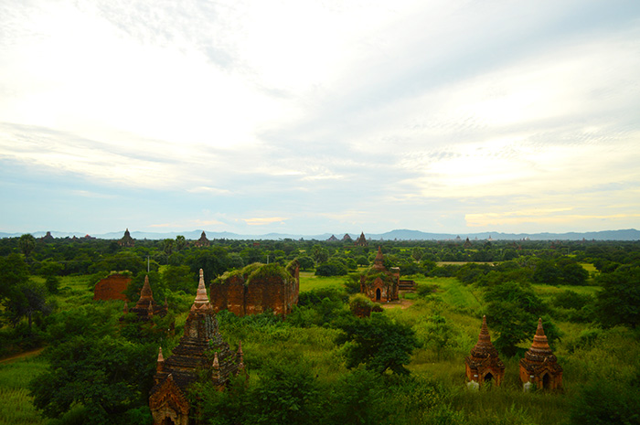 valley of pagodas in Bagan